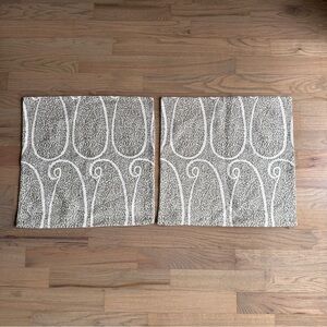 Pottery Barn 2 Shailee Paisley Pillow Covers Sage Green 22”x22”